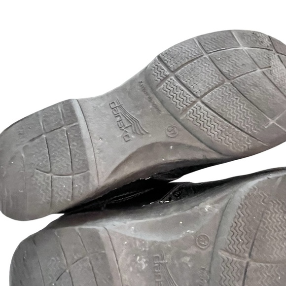 Dansko Black Embossed Leather Clogs Size 7 or 37 - Picture 5 of 7